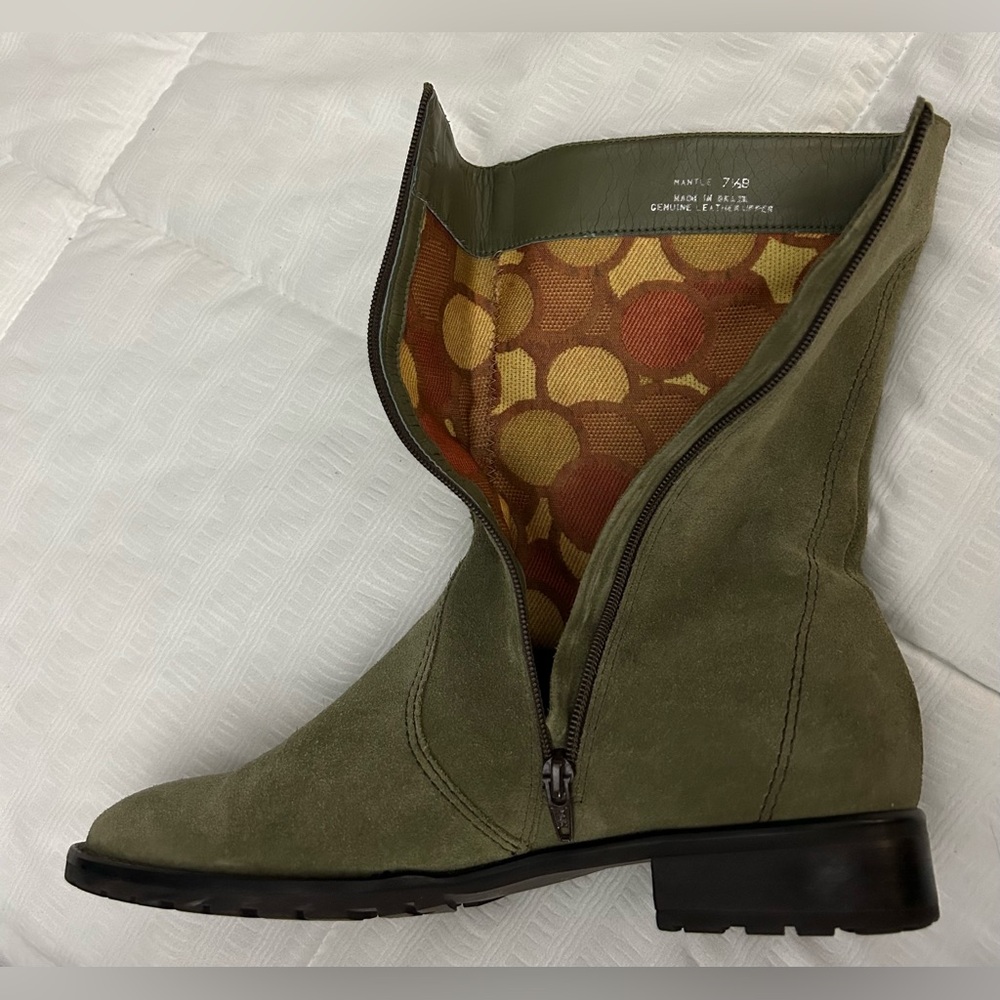 Unisa “Mantle” Mid-calf olive green suede lined bootie•Size 7.5B•1” Rubber sole - Picture 3 of 10